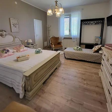 Lida Apartment, In Collina Con Ampio Terrazzo E Vista Mare Prázdninový dům Giulianova