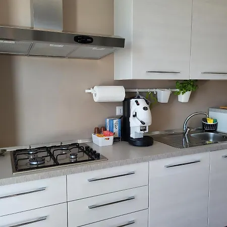 Lida Apartment, In Collina Con Ampio Terrazzo E Vista Mare