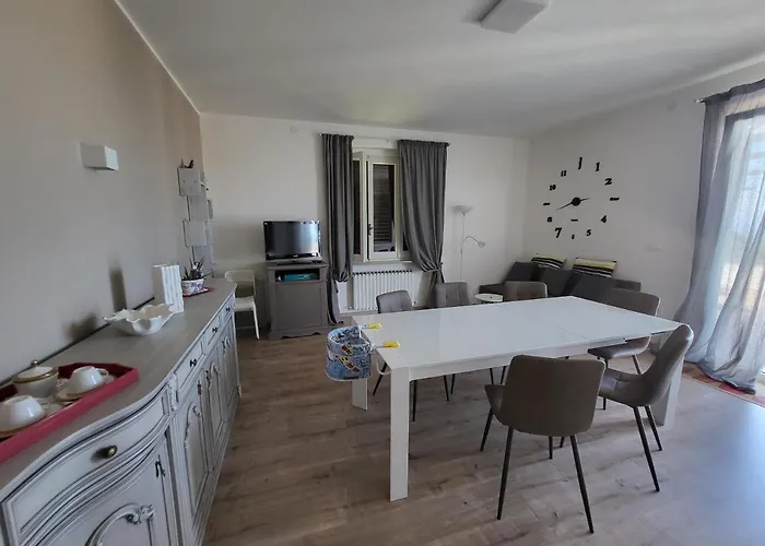 Lida Apartment, In Collina Con Ampio Terrazzo E Vista Mare Σπίτι διακοπών *