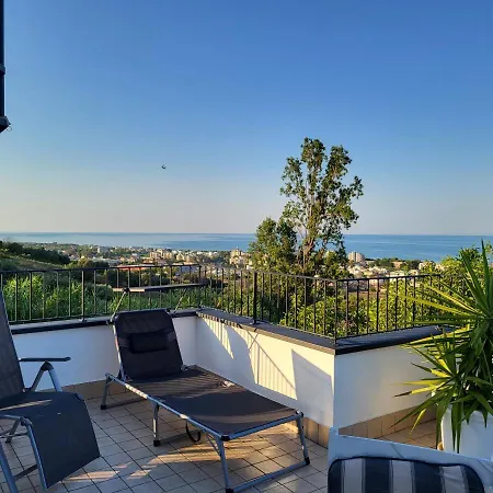 Lida Apartment, In Collina Con Ampio Terrazzo E Vista Mare Giulianova