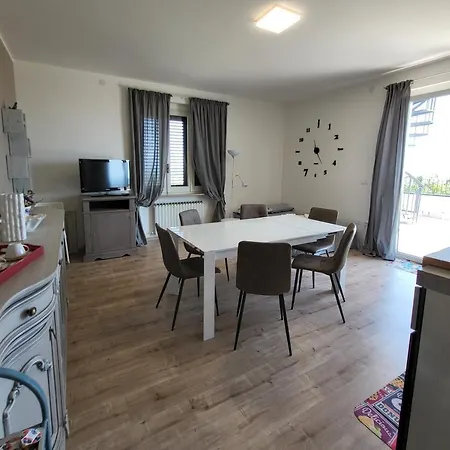 Vakantiehuis Lida Apartment, In Collina Con Ampio Terrazzo E Vista Mare *