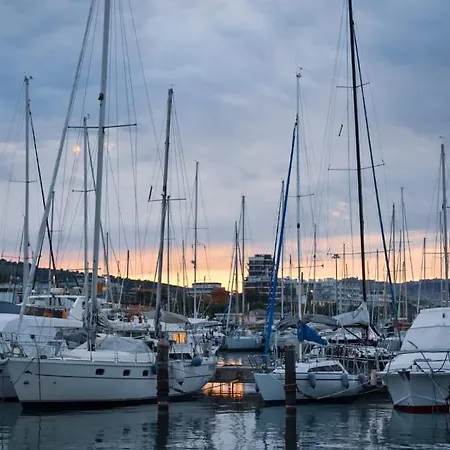 Lida Apartment, In Collina Con Ampio Terrazzo E Vista Mare Vakantiehuis *