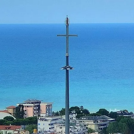 Lida Apartment, In Collina Con Ampio Terrazzo E Vista Mare Giulianova