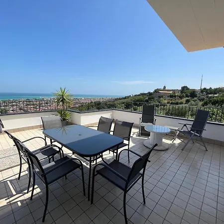 Lida Apartment, In Collina Con Ampio Terrazzo E Vista Mare Giulianova