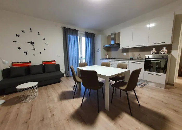 Casa vacanze Lida Apartment, In Collina Con Ampio Terrazzo E Vista Mare Giulianova