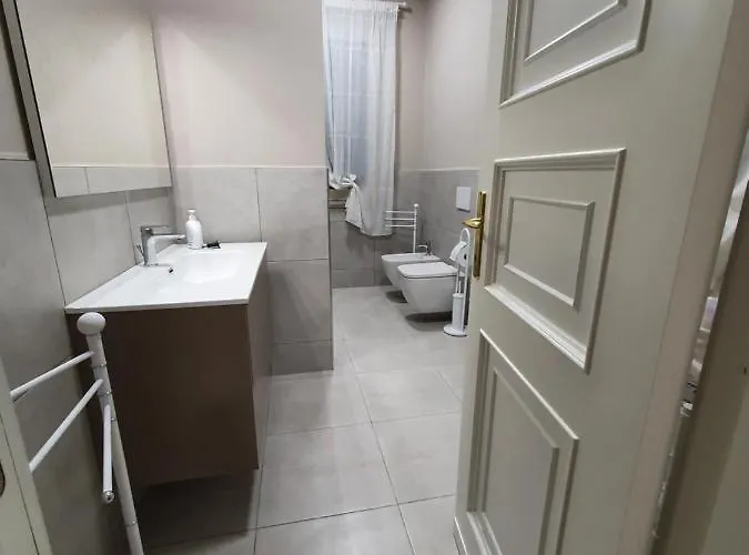 Casa vacanze Lida Apartment, In Collina Con Ampio Terrazzo E Vista Mare