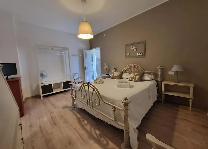 Lida Apartment, In Collina Con Ampio Terrazzo E Vista Mare Ferienhaus *