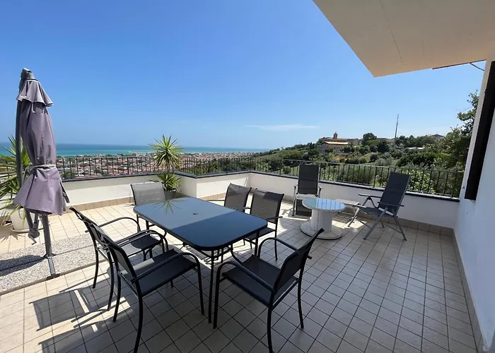 Lida Apartment, In Collina Con Ampio Terrazzo E Vista Mare Giulianova